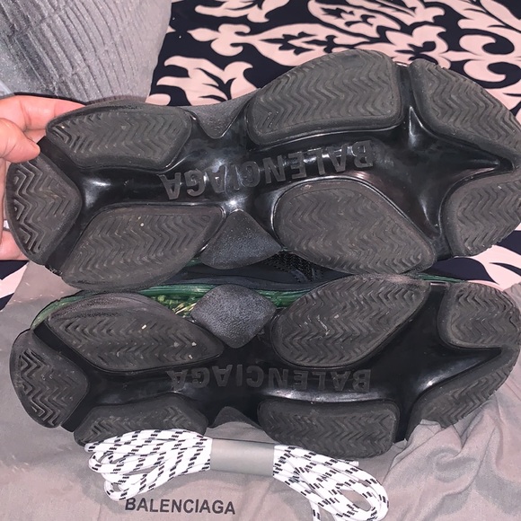 AUTHENTIC BALENCIAGA TRIPLE S‼️🖤💚 - Picture 6 of 7